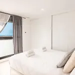 Дом отдыха Seaview House With Rooftop Pool, Game Room, Parking Rems *