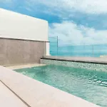 Seaview House With Rooftop Pool, Game Room, Parking Rems *