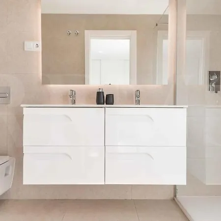 Seaview House With Rooftop Pool, Game Room, Parking Rems Casa vacanze *