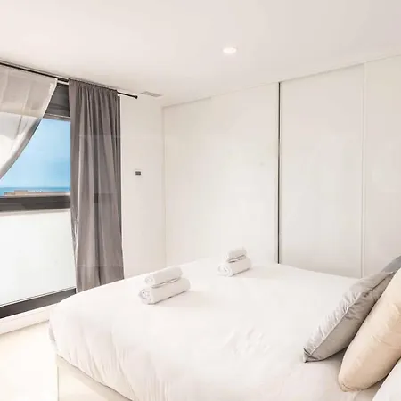 Hébergement de vacances Seaview House With Rooftop Pool, Game Room, Parking Rems *