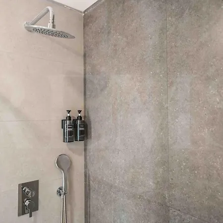 Seaview House With Rooftop Pool, Game Room, Parking Rems Casa vacanze