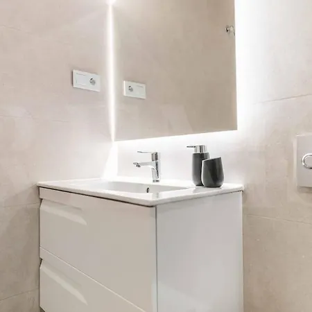 Semesterbostad Seaview House With Rooftop Pool, Game Room, Parking Rems *