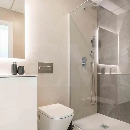 Seaview House With Rooftop Pool, Game Room, Parking Rems *