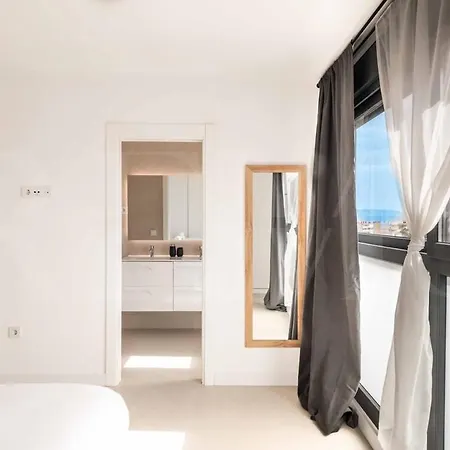 Seaview House With Rooftop Pool, Game Room, Parking Rems *