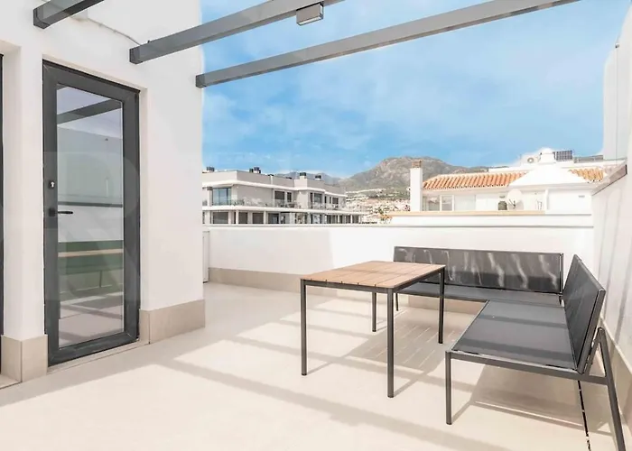 Seaview House With Rooftop Pool, Game Room, Parking Rems *