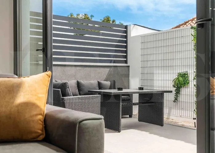 Seaview House With Rooftop Pool, Game Room, Parking Rems 토레몰리노스