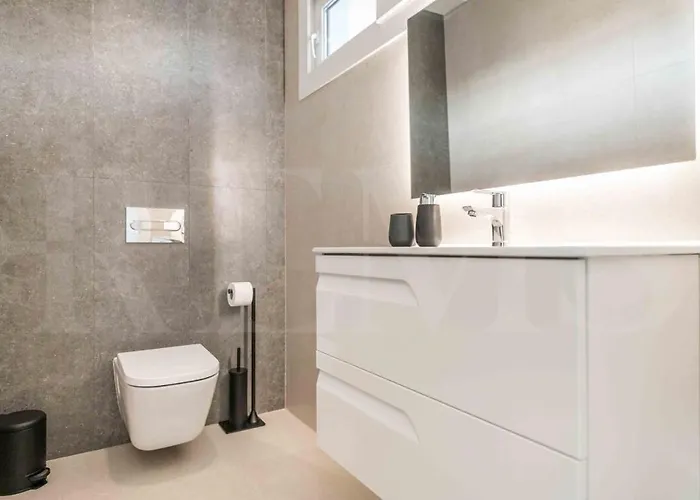 Seaview House With Rooftop Pool, Game Room, Parking Rems 토레몰리노스