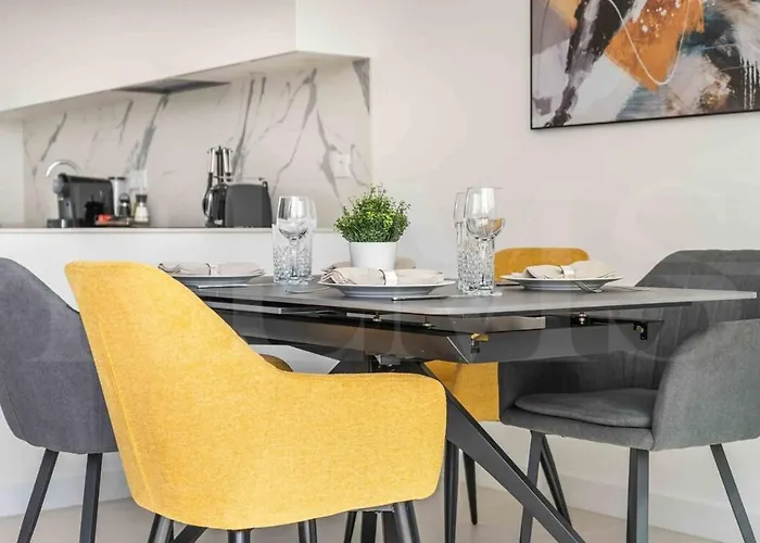 Seaview House With Rooftop Pool, Game Room, Parking Rems 토레몰리노스