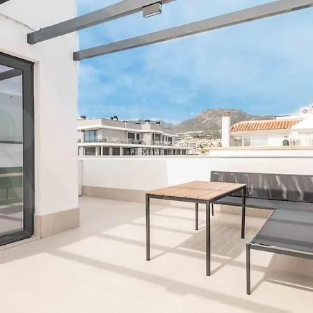 Seaview House With Rooftop Pool, Game Room, Parking Rems *