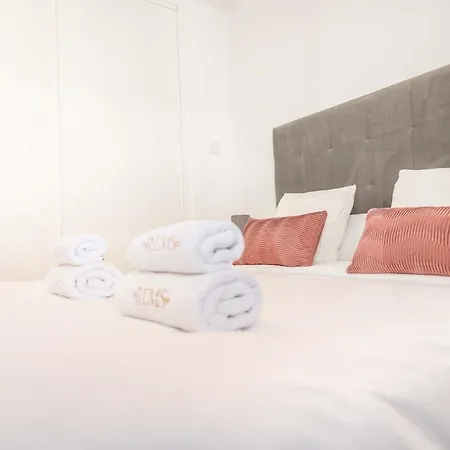 Seaview House With Rooftop Pool, Game Room, Parking Rems * Torremolinos