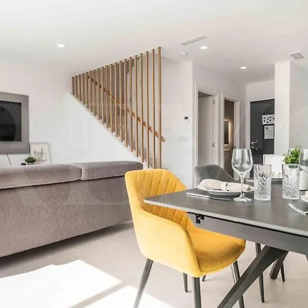 Seaview House With Rooftop Pool, Game Room, Parking Rems * Torremolinos