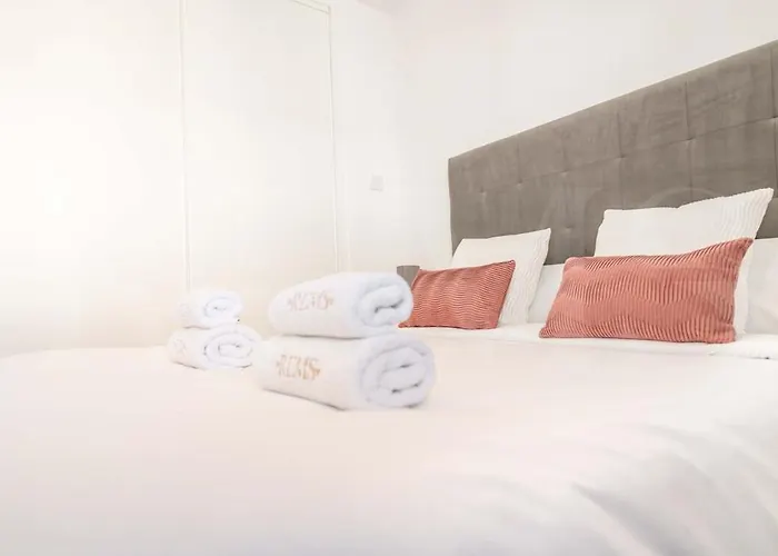 Seaview House With Rooftop Pool, Game Room, Parking Rems * Torremolinos