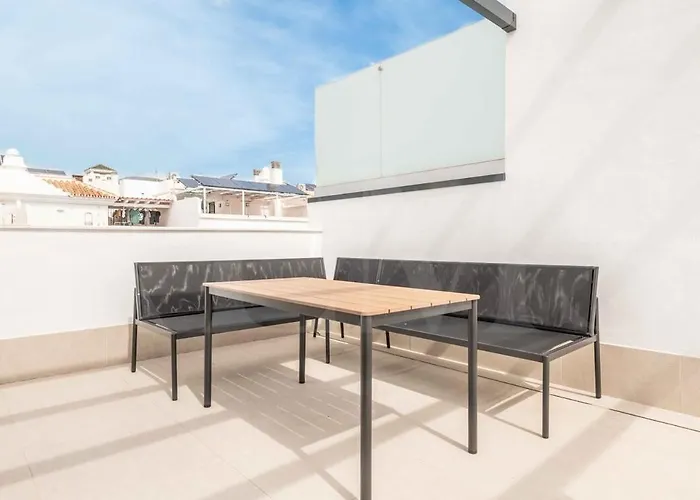 Seaview House With Rooftop Pool, Game Room, Parking Rems *