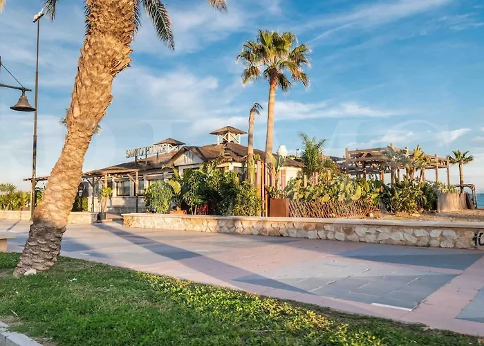 Seaview House With Rooftop Pool, Game Room, Parking Rems Casa de Férias