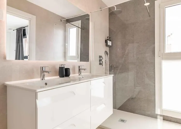 Seaview House With Rooftop Pool, Game Room, Parking Rems * Torremolinos