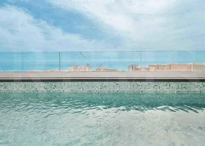 Seaview House With Rooftop Pool, Game Room, Parking Rems Casa de Férias