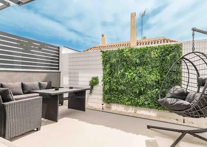 Seaview House With Rooftop Pool, Game Room, Parking Rems *