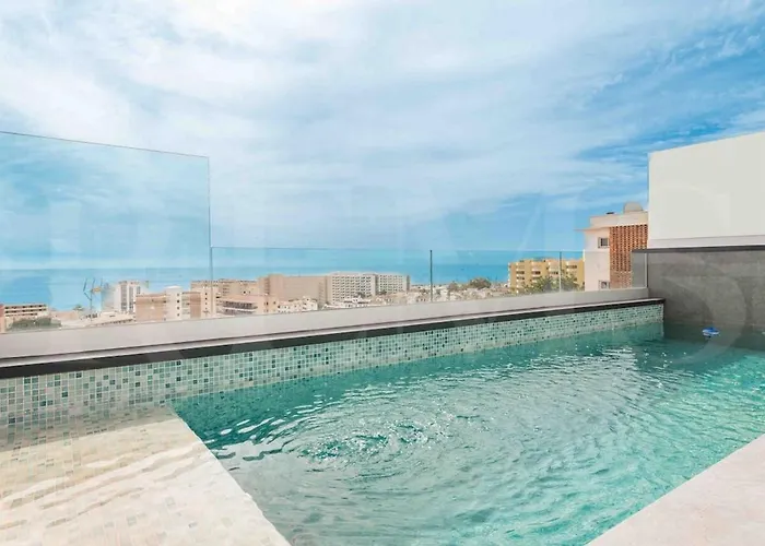 Seaview House With Rooftop Pool, Game Room, Parking Rems * Torremolinos