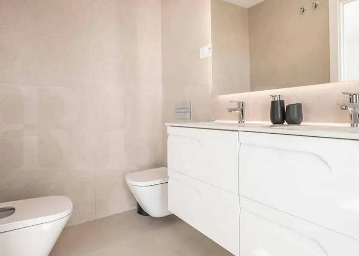 Seaview House With Rooftop Pool, Game Room, Parking Rems Casa de Férias *