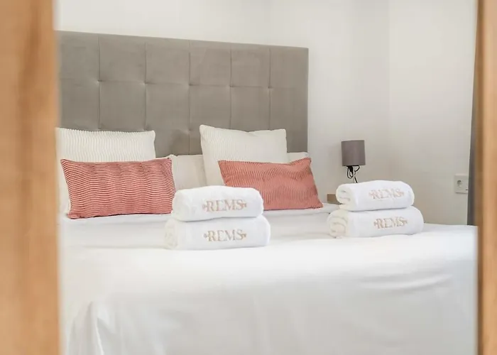 Seaview House With Rooftop Pool, Game Room, Parking Rems Torremolinos